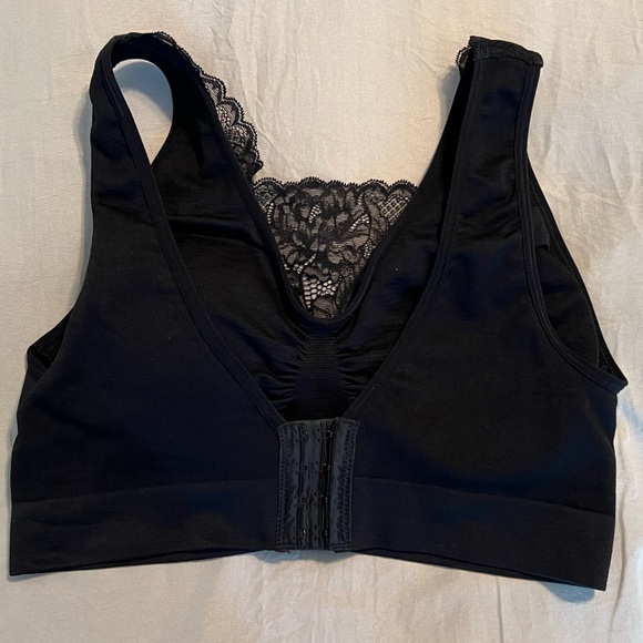 Breezies Black Lace Seamless Intimates Collection Bra Sz L - Picture 12 of 13